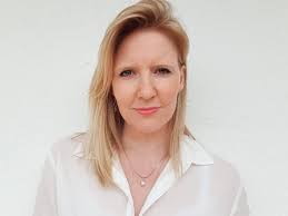 Caroline Marsh's Instagram, Twitter & Facebook