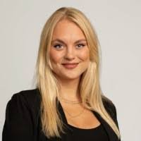 Emma Andersen's Instagram, Twitter & Facebook