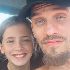 Shane White's Instagram, Twitter & Facebook