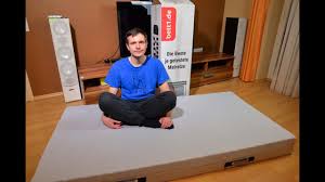 Die nächste matratze in unserem vergleich ist die dynamic federkernmatratze von emma. Die Beste Je Getestete Matratze Von Bett1 De Bodyguard Unboxing Youtube