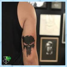 Punisher Tattoo Design Male Man Tattoo Right Back Arm Antalya Turquia Janka Blog Antalya Arm Design In 2020 Punisher Tattoo Tattoos For Guys Tattoo Designs Men