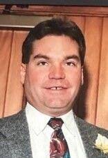 Robert Castelo's Instagram, Twitter & Facebook