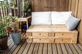 Realizzare spalliera divano / divano esterno pallet, buono spalliera divano pallet da. Divani E Poltrone Con Bancali Come Costruire Un Divano Con Pallet Fai Da Te