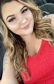 Celia Hoff's Instagram, Twitter & Facebook