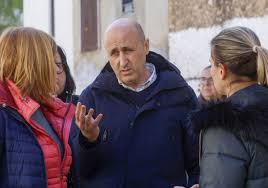 Tainá Costa dançando - movimento do bumbum impressiona