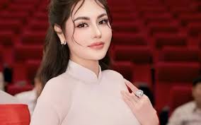 Hoa hậu 9X Di Khả Hân lên tiếng về những bình luận tiêu cực liên quan đến  các cuộc thi nhan sắc?