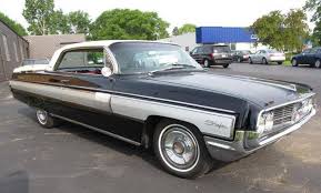 hemmings find of the day 1962 oldsmobile starfire hemmings daily in 2020 oldsmobile starfire cars trucks pinterest