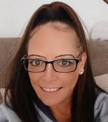 Marie Herron's Instagram, Twitter & Facebook