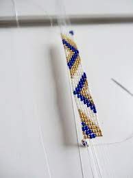 Englische vorlagen für deine internationale bewerbung. Anleitung Perlenarmband Weben Diy Armband Perlen Perlenarmband Armband Perlen