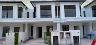 It's not just the price that's ideal for young homeowners, but all the necessities of life such as easy accessibility and the presence of comprehensive amenities and service. Eco Grandeur Version 3a