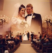 Ridiculously Awkward Wedding Photos Www Wee Do Com Awkward Wedding Photos Wedding Photos Worst Wedding Photos