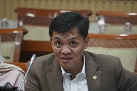 Habiburokhman Tegaskan KUHP Baru Cegah Pemidanaan Sewenang-wenang - suara  surabaya