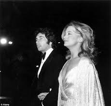I've auditioned about 40 of the best vocalists in the world, from very famous to complete. Goldie Hawn S Ex Bill Hudson Says She Poisoned Children Against Him Bill Hudson Goldie Hawn Hudson