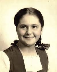 Sheila Brace's Instagram, Twitter & Facebook