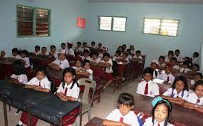 Suasana ruang kelas yang hidup adalah gambaran suasana kelas dimana guru mampu membuat setiap siswa yang mengikuti kegiatan cara agar ssuasana kelas menjadi hidup dan menarik. Satu Ruang Kelas Diisi Oleh 60 Siswa Tribun Batam