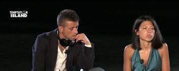 Durante la messa in onda dell'ultima puntata di ' temptation island 9 ', valentina vignali, cestista, influencer ed ex concorrente del 'grande fratello' nip di barbara d'urso, ha pubblicato sui propri social, gli. Temptation Island 2018 Prima Puntata Oronzo E Valentina Al Falo Di Confronto Tvzap