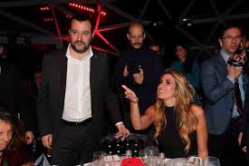 Il messaggio a tutti quelli che la seguono piove su da www.lachirico.it matteo bassetti annalisa chirico il sesso ai tempi del covid: Il Foglio Annalisa Chirico Salvini E Grande Capito Ora Perche Al Foglio Ce L Hanno Con I 5s Note Di Sciopen Blog By Luciano Odorisio