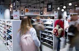 Freu dich im zalando lounge shopping club täglich auf hochwertige marken wie polo ralph lauren, the north face, tommy hilfiger, levi's, michael kors und lass dich von unserer markenkleidung mit rabatten bis zu 75 % ggü. Online Modehandler Zalando Stellt Zlabels Ein