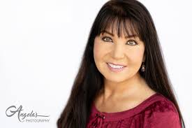 Cathy Lemmon came back again this month for more headshots...mixing things  up with new looks and options! Thank you!! :) Cathy is a realtor with  Weichert Realtors