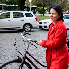 This is a huge pleasure and opportunity for all of us, but for me personally. Annalena Baerbock Will Spritpreise Erhohen Kostet Sie Das Die Wahl Politik