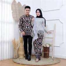 Tampil yang sempurna dan menarik adalah impian orang pada umumnya sehingga berbagai inovasi desain. Baju Couple Kondangan Kekinian 2020 Baju Couple Kondangan 2020 Raswa Katalog Bajugamismu