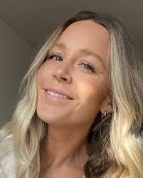 Olivia Messer's Instagram, Twitter & Facebook