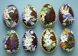 Beautifully Decorated Chocolate Easter Eggs From Wendy Kromer Confections Chocolate Easter Egg Decorating Easter Eggs Chocolate Decorated Easter Cookies