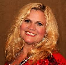 Dawn Custer's Instagram, Twitter & Facebook