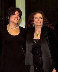 She was married to johnny cash, edwin lee (rip) nix and carl smith. Zeitsprung Am 23 6 1929 Erblickt June Carter Cash Das Licht Der Welt Udiscover Germany