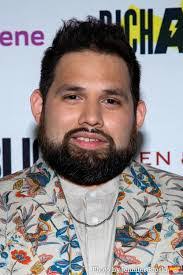 Raye Perez's Instagram, Twitter & Facebook