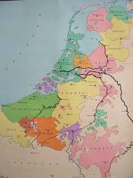 1998 และยูโร 92 กับยูโร 96 ผลงานของทีมออกมาต่ำกว่าสิ่งที่น่าจะเป็น และในยูโร 2000 ที่. Schoolplaat In De Klas