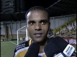 Eric dedica gol que marcou pelo Criciúma contra o ASA ao filho e esposa