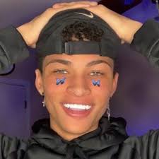 The New Girl (a Kobe Morris story)