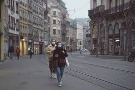 Elle était assise à son. Ce Matin Vers 7h La Terre A Encore Tremble Autour De Strasbourg