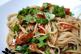 Jamie Oliver Spaghetti Mit Rohen Tomaten Und Rucola Rezept Rezepte Salat Rezepte Mit Rucola Jamie Oliver