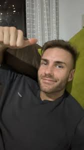 Are there any places where they have food carts with different types of  stuff? My mom last came before the pandemic and now we're here and she said  they're pretty much all