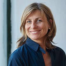 Dr. Judith Schäfer // Yoga-Therapeutin bei YogaMeHome.org