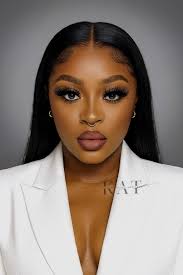 Stopped by Fltr for a Spanish Latte ,bumped into my photographer friend  @studiohassaan1 , and boom 5 seconds photoshoot! Court halaat intact,but  thanks to my glasses for hiding those sleepy eyes. Pro-level