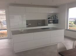 weisse kuche mit beton arbeitsplatte weisse kuche ikea kuche inspiration arbeitsplatte kuche