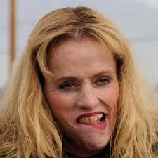 Here is Julia Minesci. Although we know her as “Wendy” the hooker in  breaking bad. : r/betterCallSaul