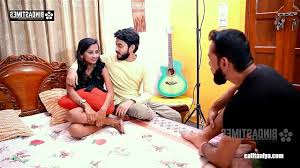 Girlfriend Ko Dost Ke Saath Baat ke Khaya Porn - SpankBang