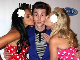 Leave it all to me (icarly theme song). Drake Bell Denies Abuse Allegations But He S Definitely A Creep