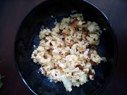 Caramelised Onion Cauliflower Rice Ingredients 1 2 Onion 1 4 Cauliflower Grated Olive Oil Butter 1 E Savory Snack Recipes Look And Cook Rice Ingredients