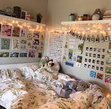 Pin By Maddog On Room Aesthetic Bedroom Bedroom Vintage Cozy Room