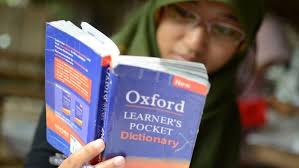 Dalam bahasa inggris sendiri, guling biasa disebut bolster serta sebuah sebutan yang unik yaitu dutch wife atau jika diterjemahkan ke bahasa indonesia berarti istri belanda. Bahasa Paling Efisien Di Dunia Inggris Arab Atau Mandarin