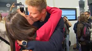 Nije mala stvar u covid. Nina Derwael Feestelijk Ontvangen Op Brussel Zuid Tv Limburg
