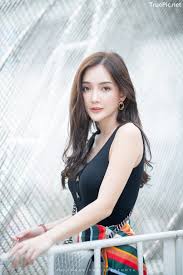 Cô nàng xinh xắn bưởi khủng. Thailand Model Rossarin Klinhom Beautiful Girl Lost In The Flower Garden