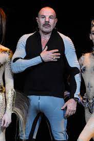 Thierry mugler has never really thought of himself as a fashion designer. Manfred Thierry Mugler Nach Unfall Liess Er Sein Gesicht Rekonstruieren Gala De