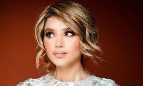 أعلنت الفنانة السورية نسرين طافش عن فسخ خطوبتها، وذلك خلال استضافتها الأخيرة في برنامج أسرار النجوم، مؤكدة عدم وجود توافق بينها وبين شريكها كما كانت تتخيل وتتوقع في البداية. Ù†Ù‡Ù‰ Ù†Ø¨ÙŠÙ„ ØªØ³Ø¬Ø¯ ÙÙŠ Ù…Ø·Ø§Ø± Ø¯Ø¨ÙŠ ÙˆØªØ¨ÙƒÙŠ Ø¨Ø¹Ø¯ ØºÙŠØ§Ø¨ Ø³Ù†ØªÙŠÙ† Ø¹Ù† Ù…Ù†Ø²Ù„Ù‡Ø§ Jadeedoha
