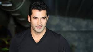 His brother's name is dervis and sister is zubeyde. Kenan Imirzalioglu Kimdir Kac Yasinda Nereli Hangi Okuldan Mezun